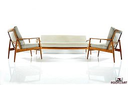 Daybed and Easy Chairs by Knoll Antimott