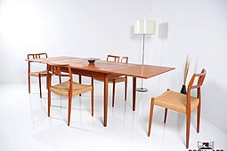 Mid Century danish Dining Table in Teak