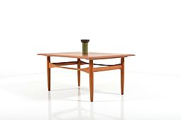 Bovenkamp sofa table in teak and oak