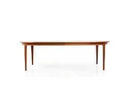 Round / Oval Danish Teak Dining Table by Johannes Andersen for Uldum