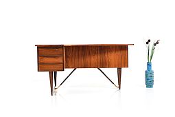 Peter Løvig Nielsen Desk