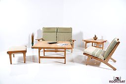 GE-375 Footstool in Oak by Hans J. Wegner