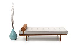 New Upholstered early GE-19 Daybed by Hans J. Wegner