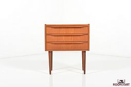 Small danish Chest of Drawers in Teak