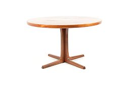 Circular/Extendable Dining Table by Faarup