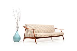 Scandinavian modern Daybed / Sofa in Teak