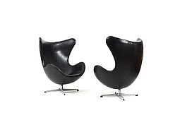 Pair of 1st Edition Arne Jacobsen Egg Chairs c.1959 Fritz Hansen