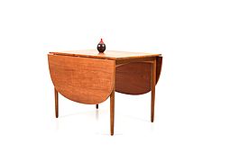 Early danish Dining Table in Teak and Oak