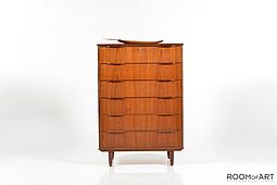 Early danish Teak Chest